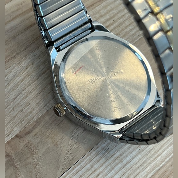 Waltham Men’s Watch White Dial Two Tone Stretch Bracelet Date Window Gold Hands - Picture 8 of 8